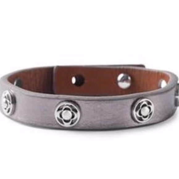 Stella & Dot Jewelry - stella & dot ~ metallic pewter leather clover wrap